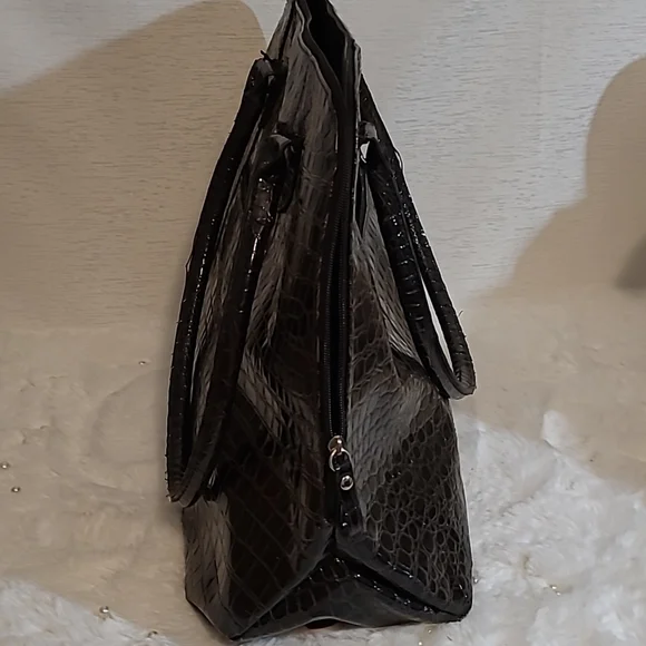 Great condition Dark brown large croc embossed tote - Picture 5 of 9